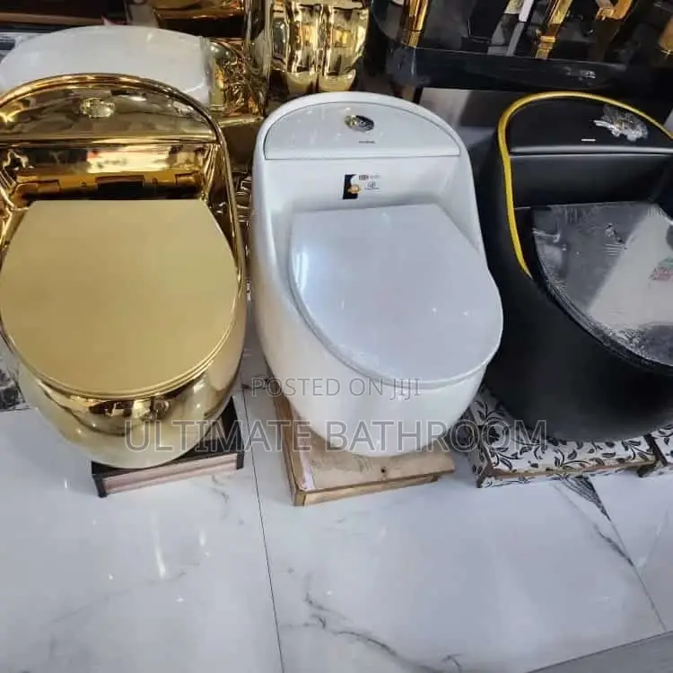 Closed Couple Watercloset