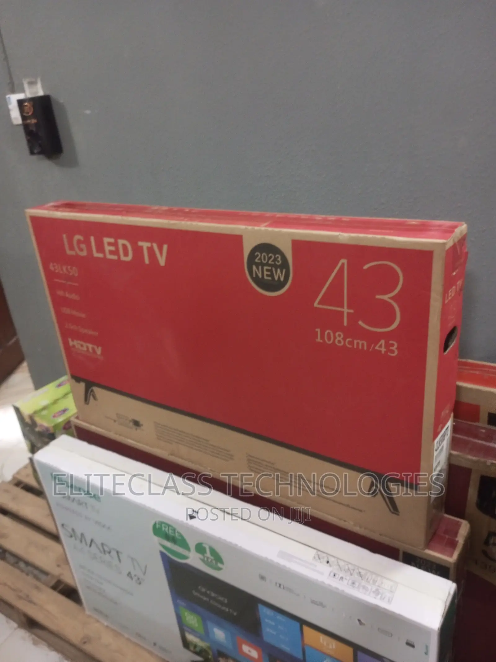 Slim Quality Design LG LED 43" Television (43LK50)