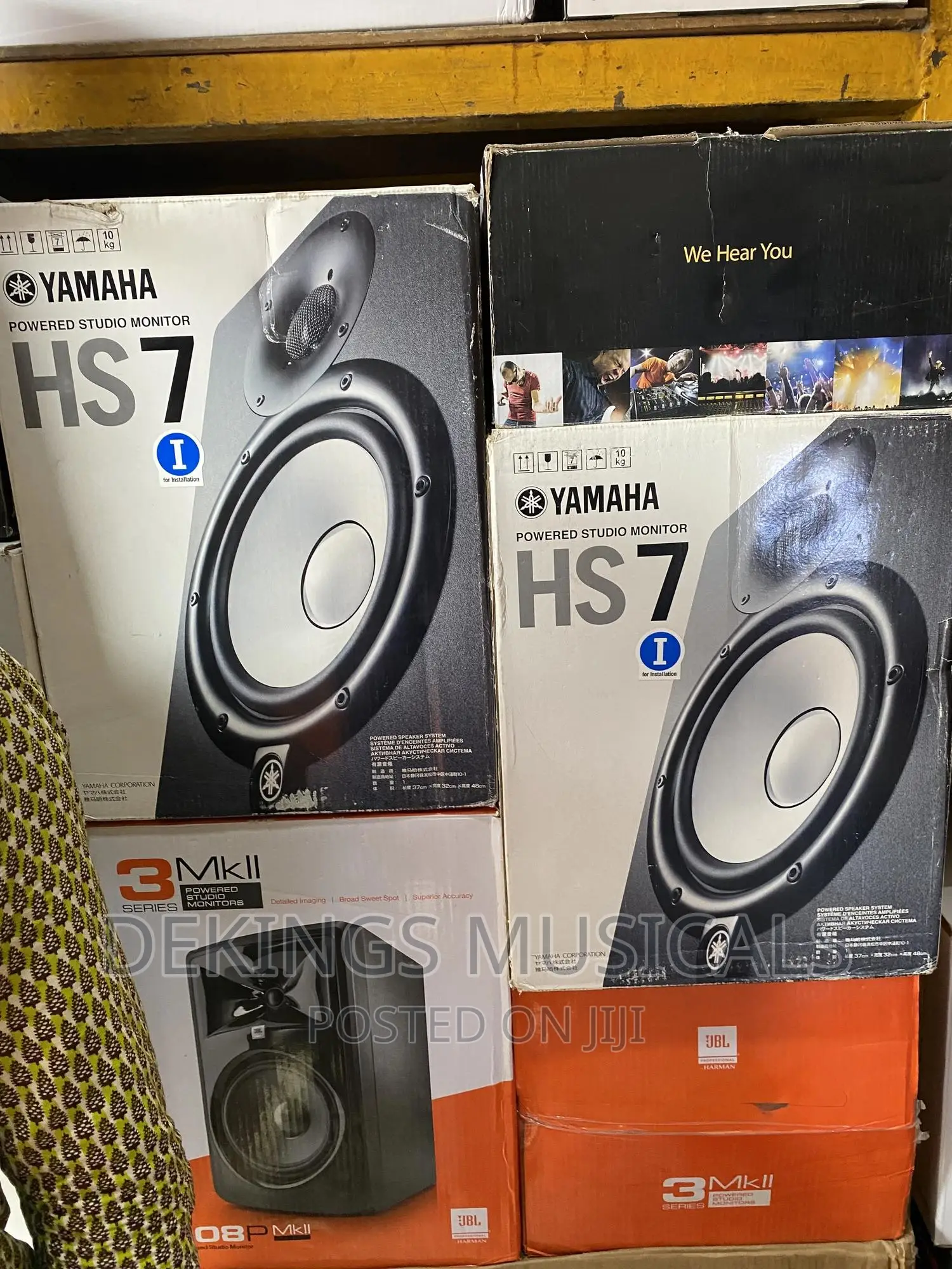 Yamaha HS7 Powered Studio Monitor Speakers – Pair