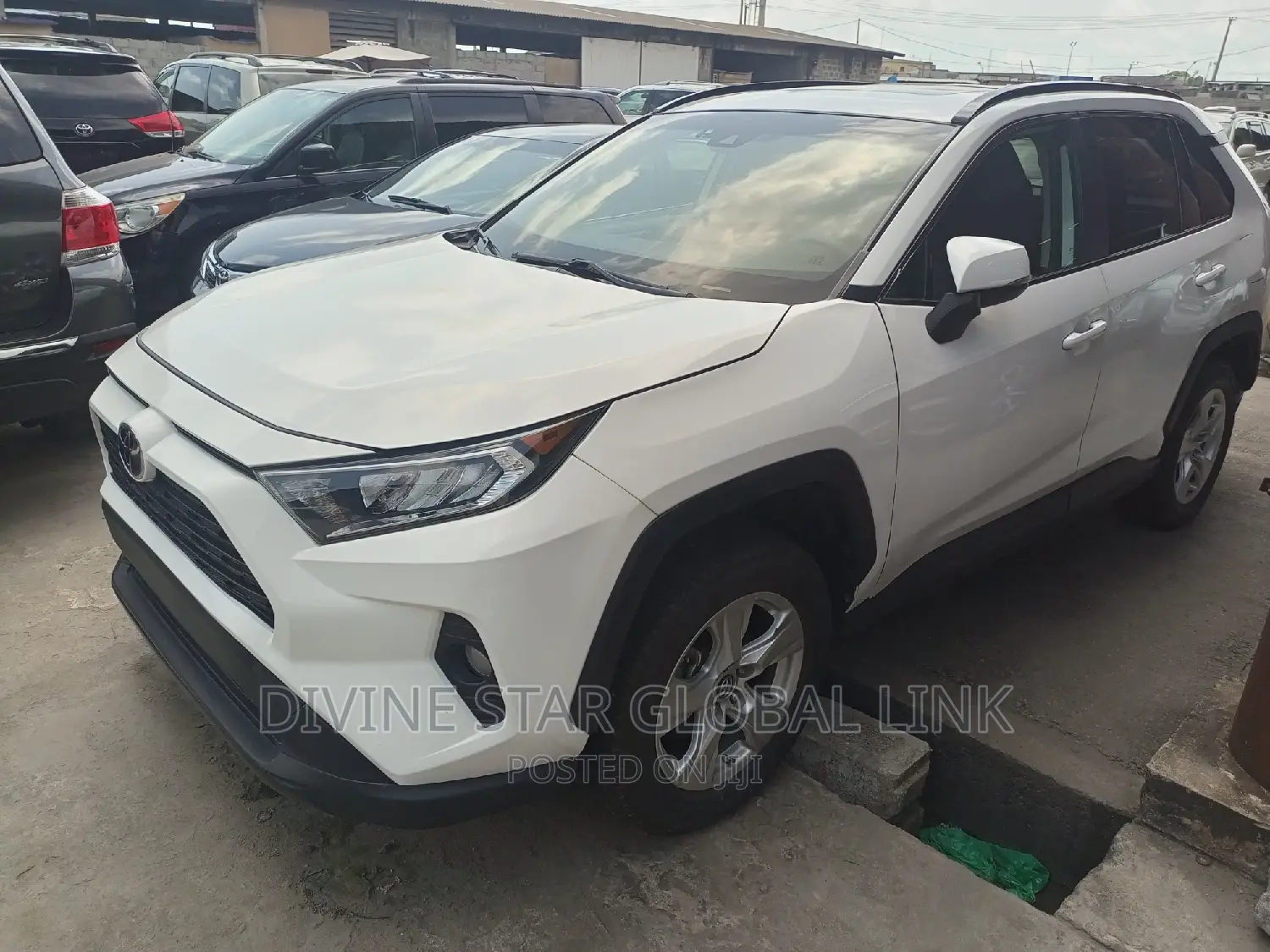 Toyota RAV4 2020 White