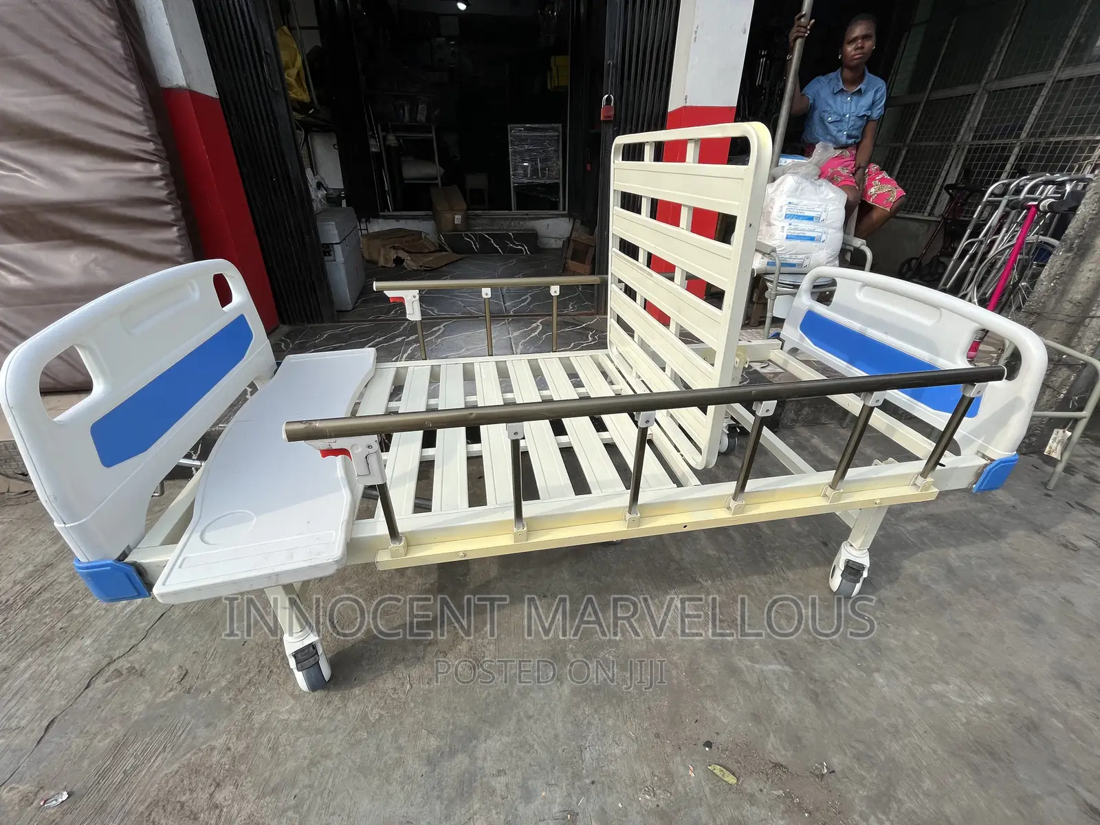 One Crank ICU Bed
