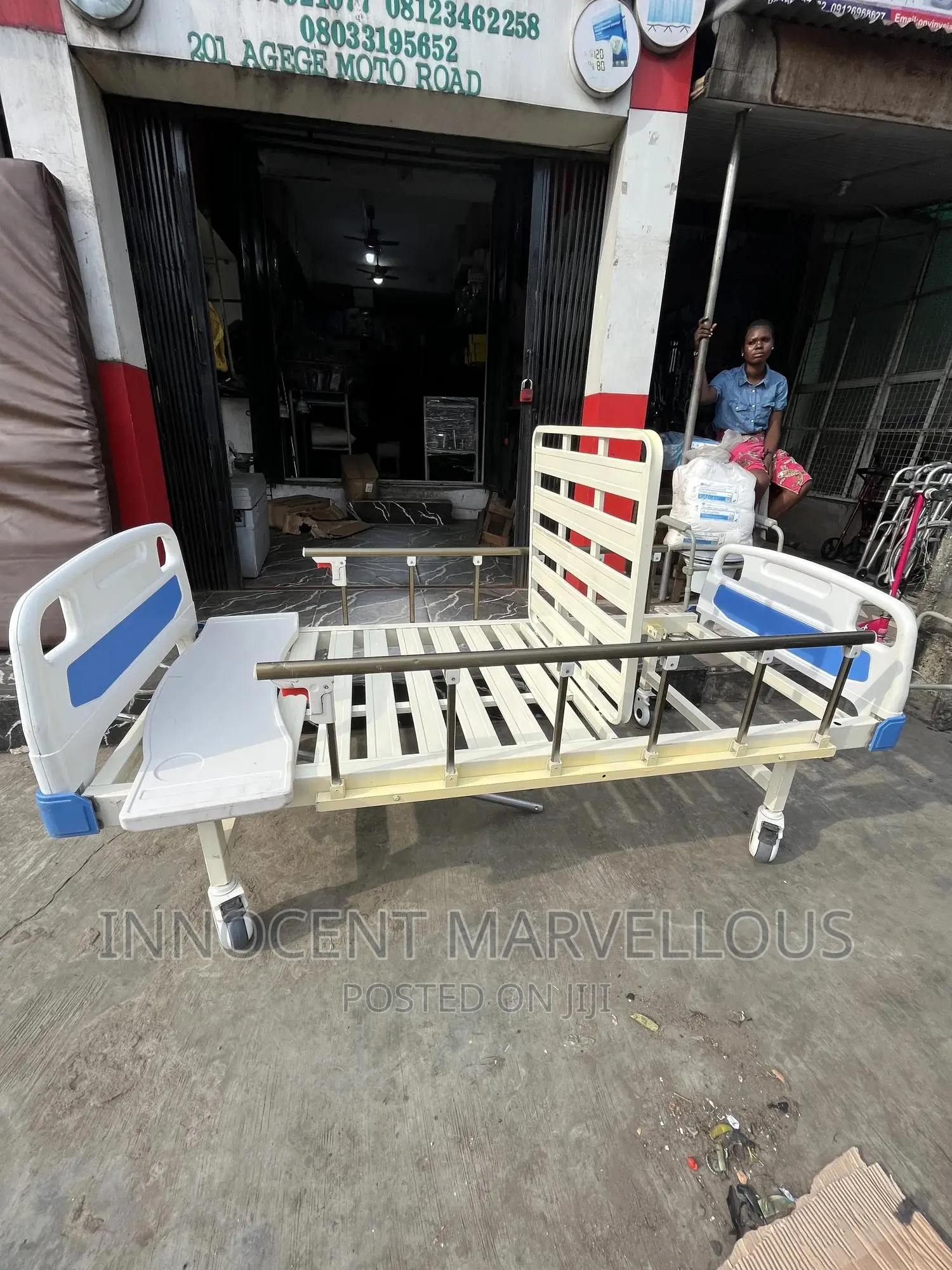 One Crank ICU Bed