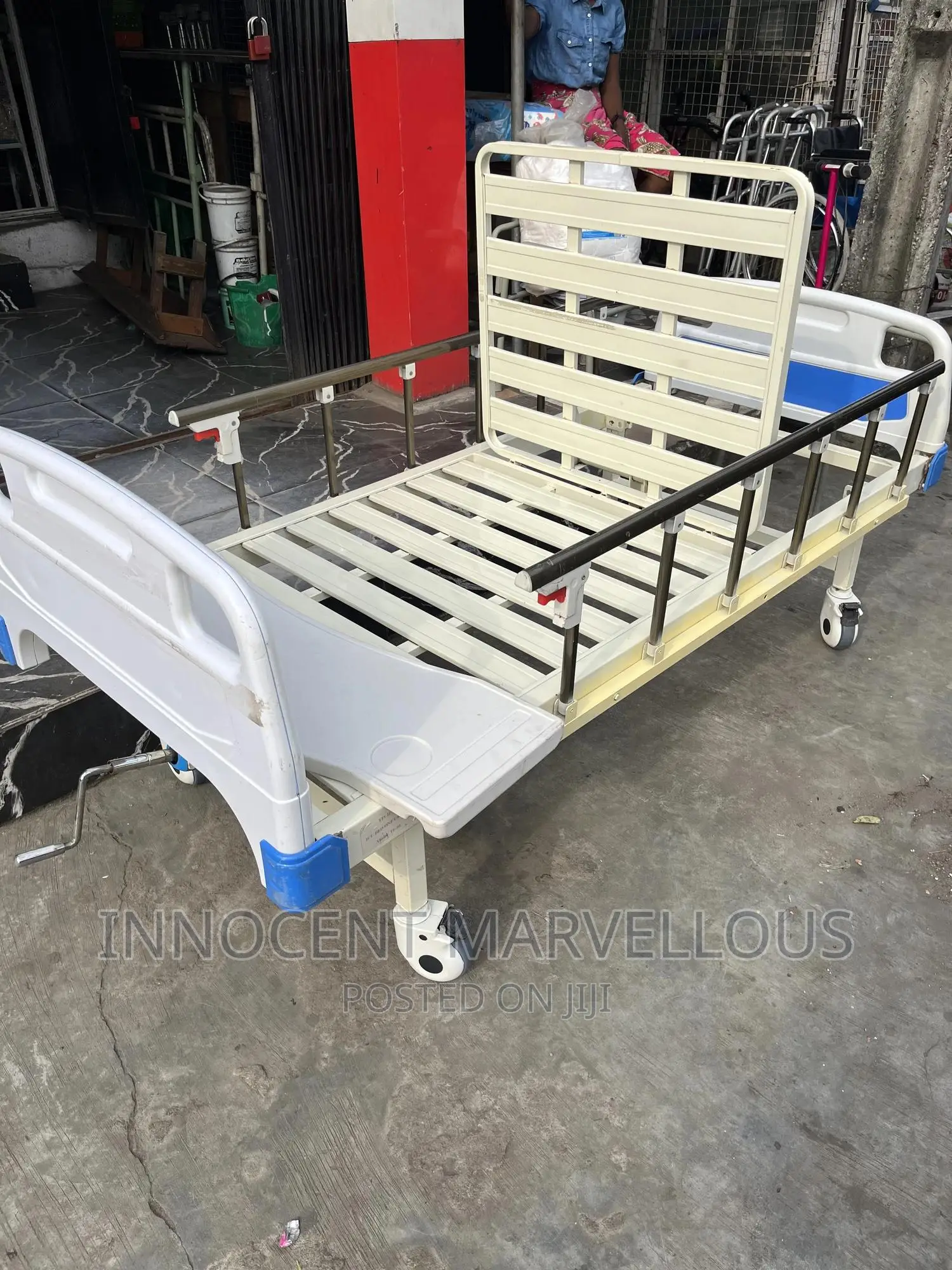 One Crank ICU Bed