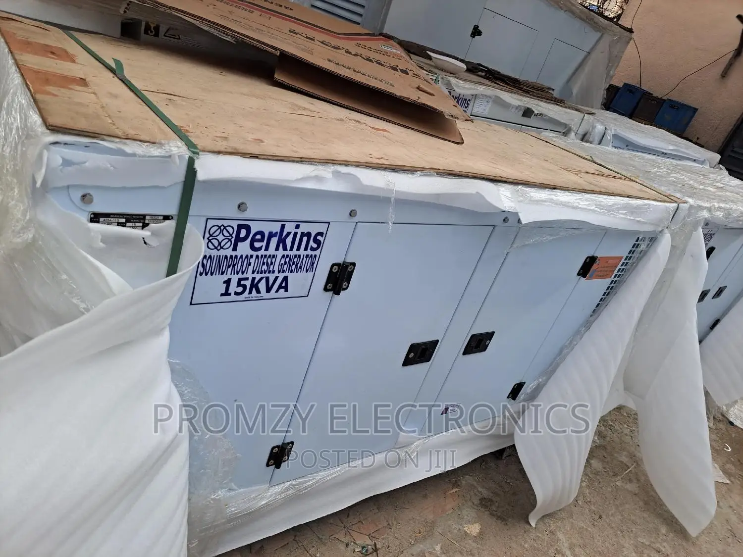 15kva Perkins Diesel Soundproof Generator 100% Copper Coil