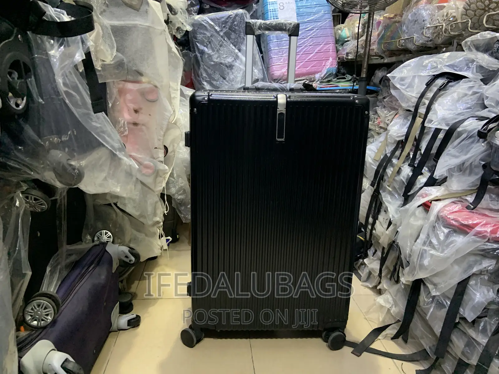 Big Size Quality Imported Aluminium Frame Travel Luggage
