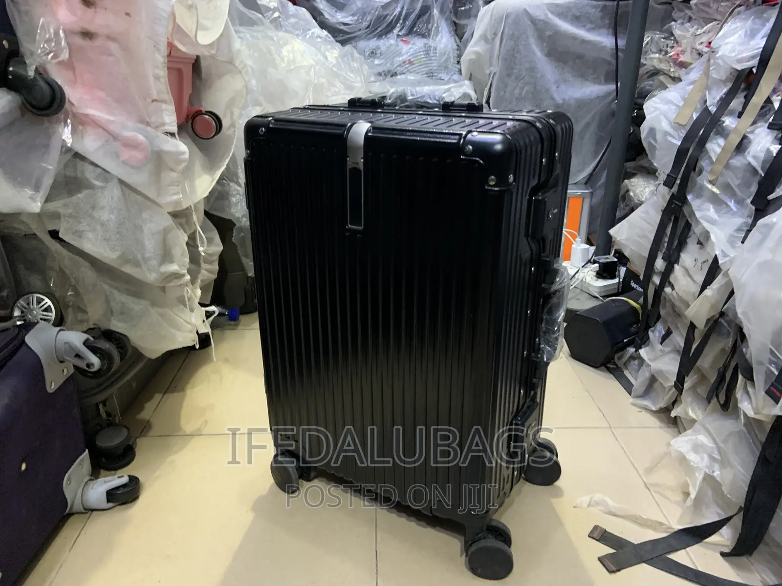 Small Size Black Aluminium Frame Travel Luggage
