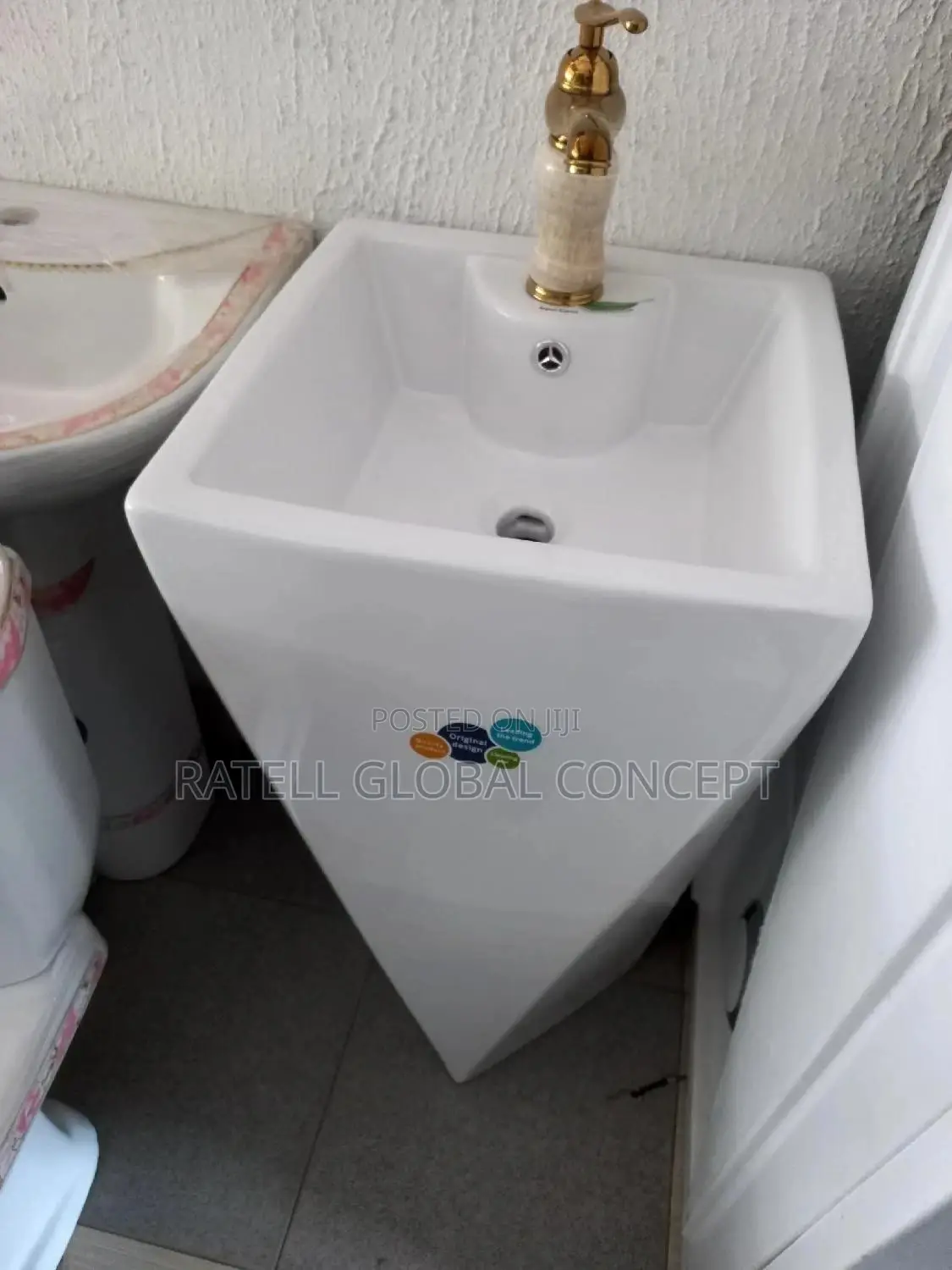 Freestand White Executive Wash Hand Basin