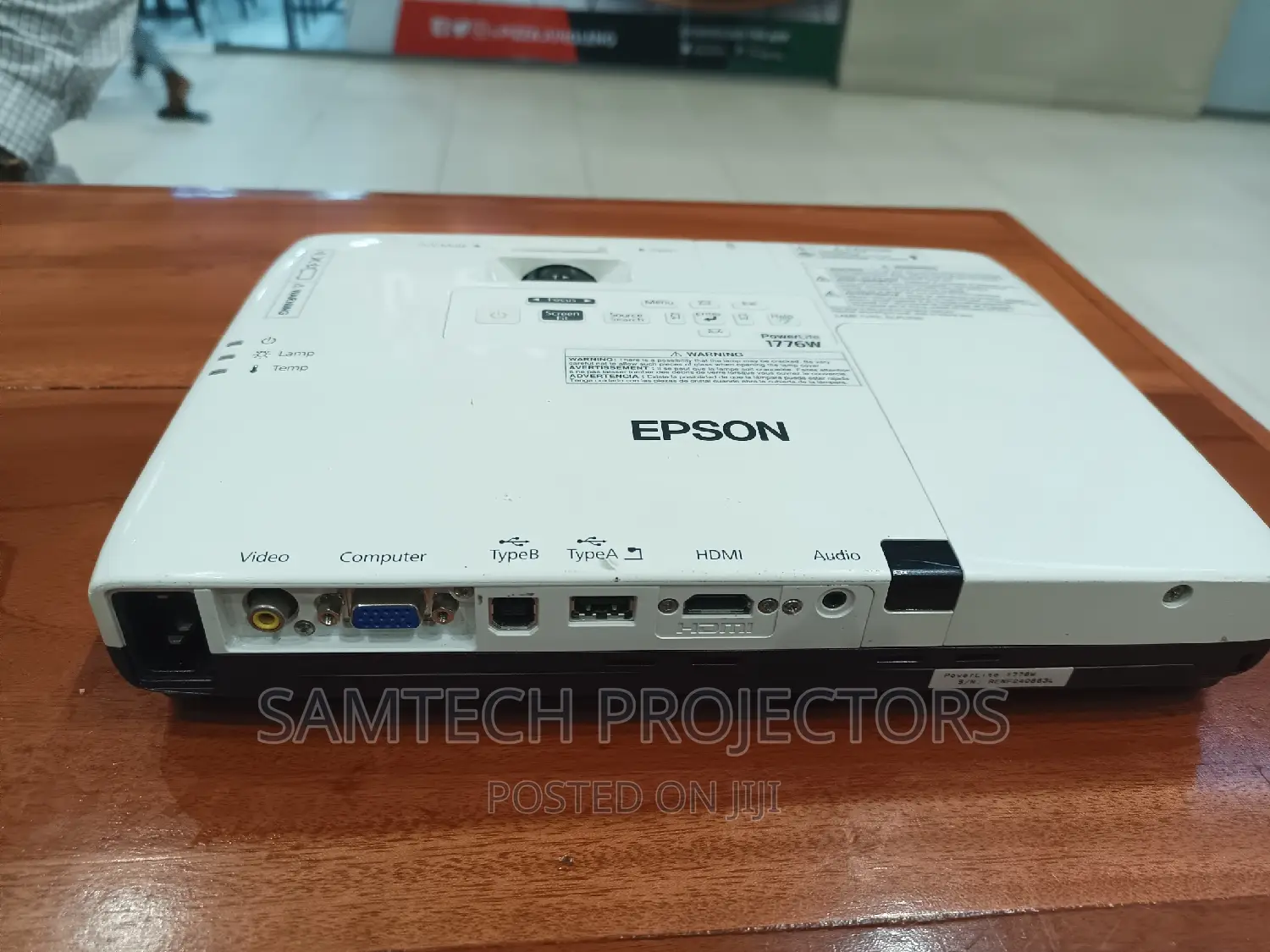 Uk Used(EPSON 3,000 Lumens) Slim Portable Projector 4 Meetin