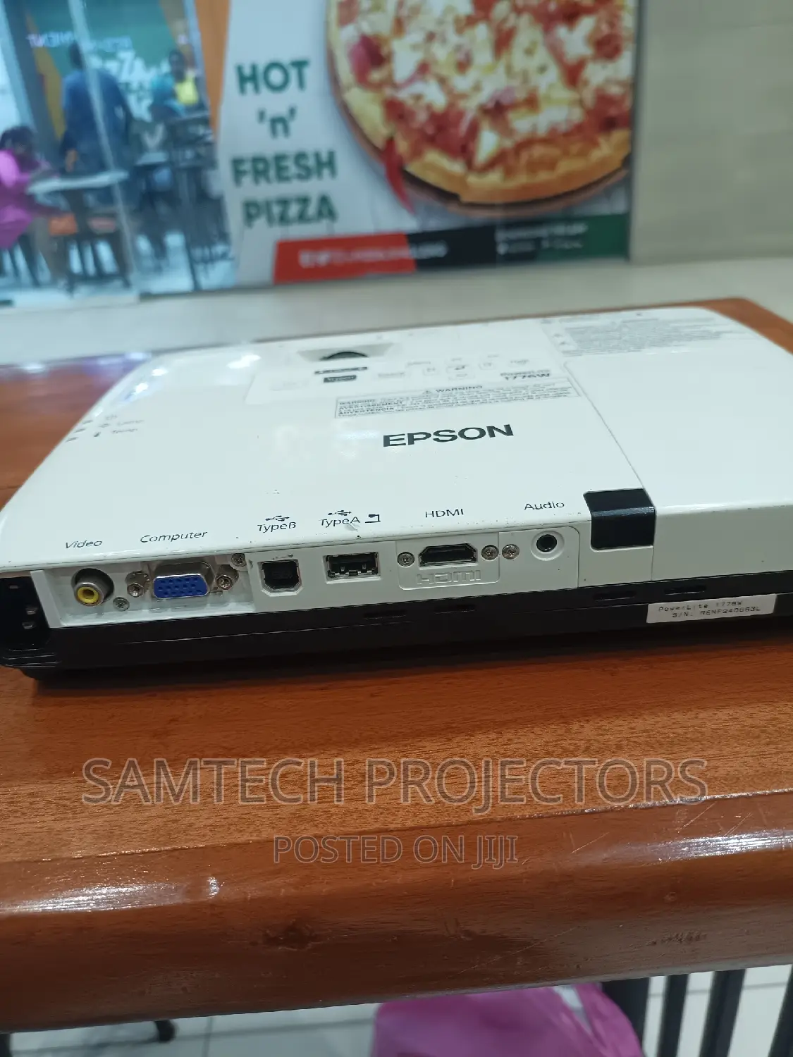 Uk Used(EPSON 3,000 Lumens) Slim Portable Projector 4 Meetin