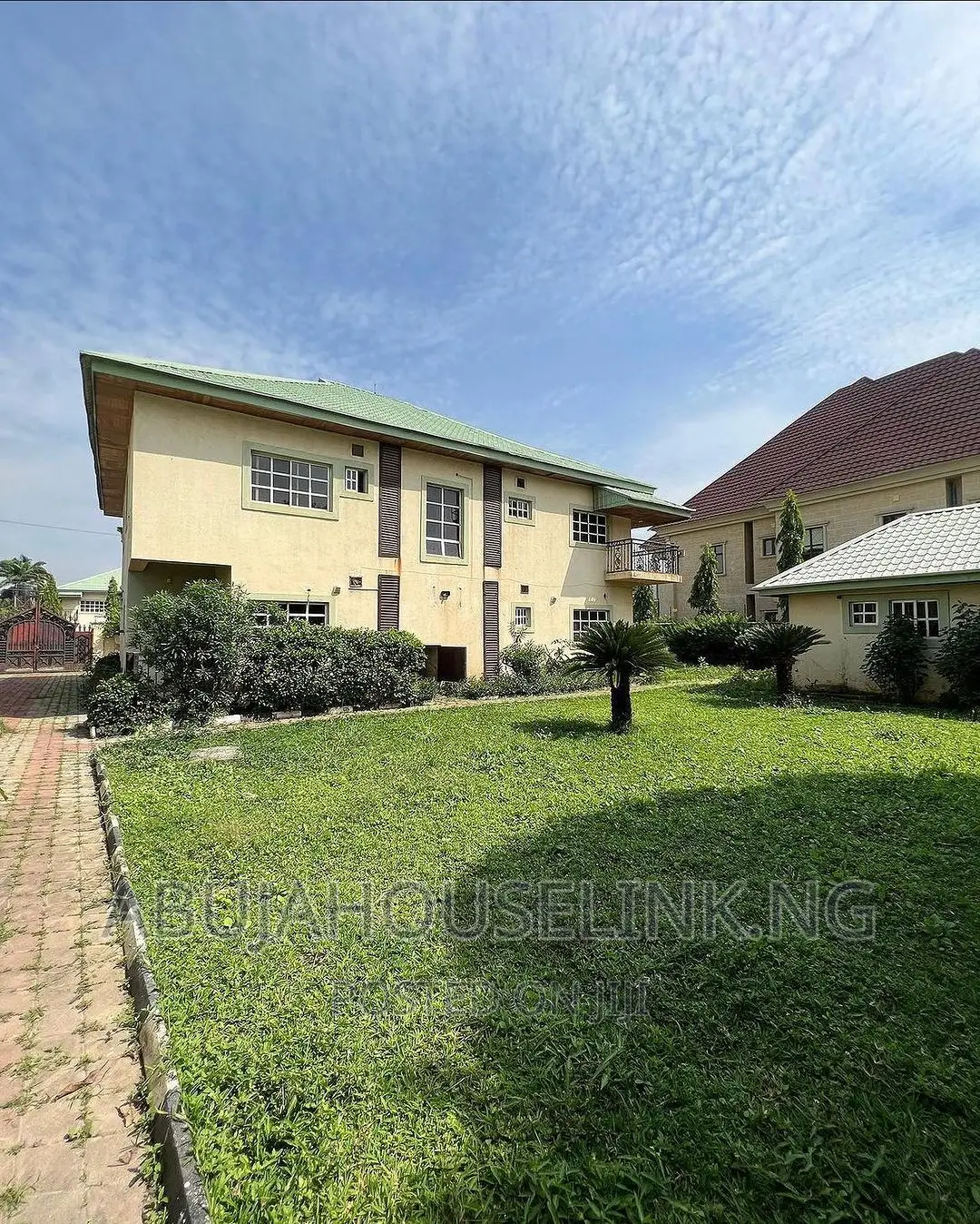 5bdrm Duplex in Gwarinpa Main Abuja for sale