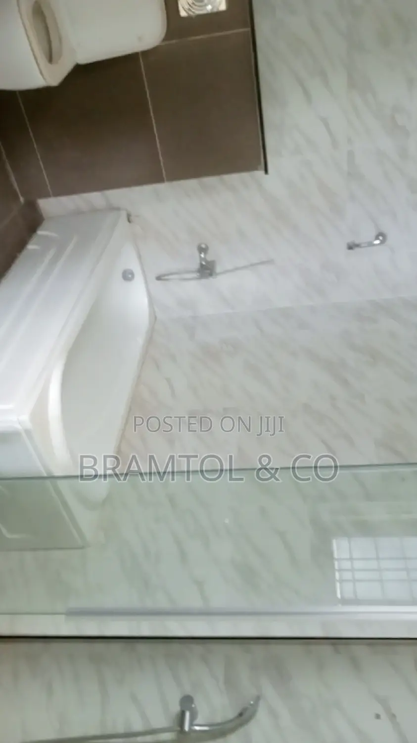 5bdrm Townhouse / Terrace in Guzape District for rent