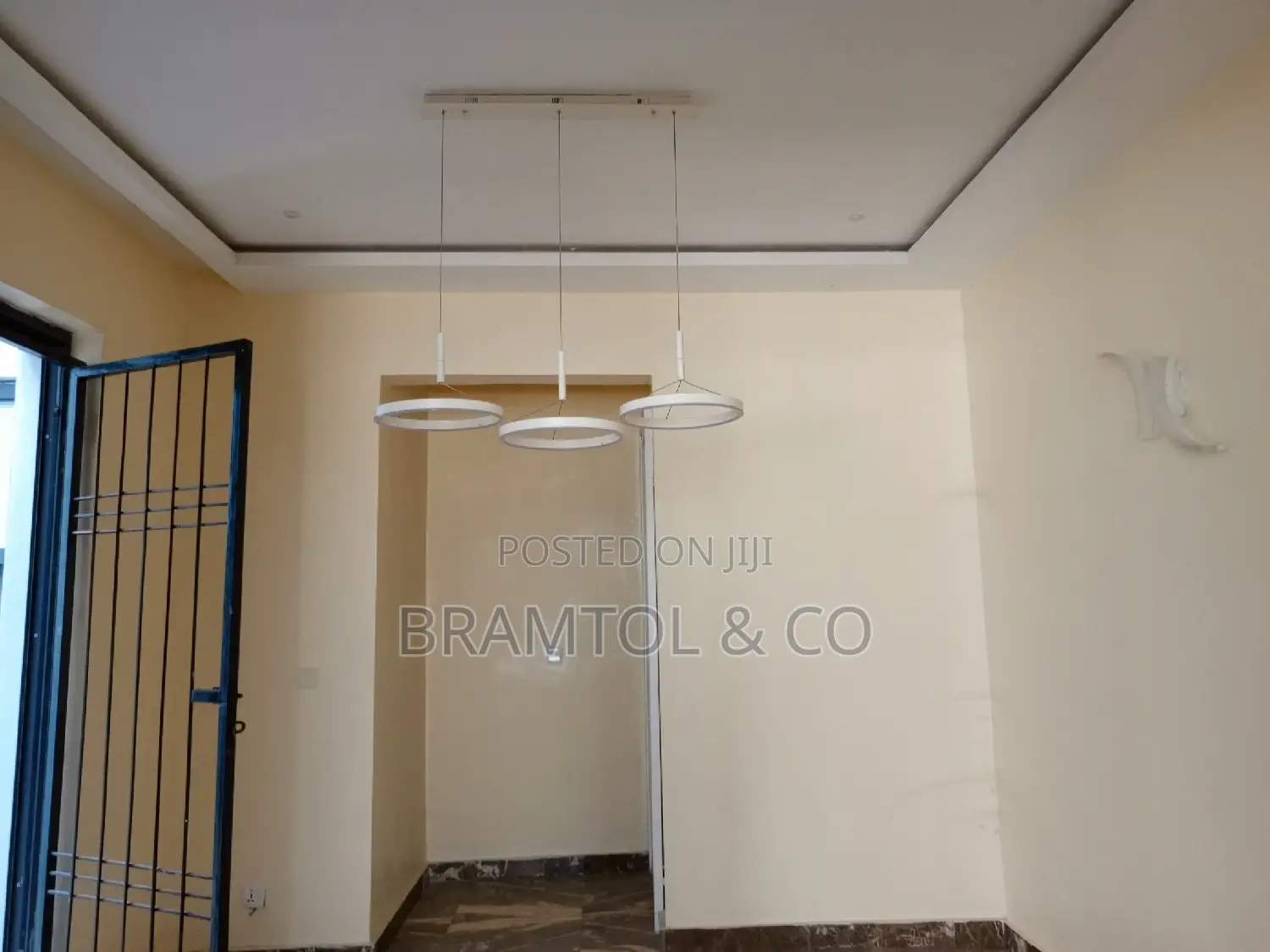 5bdrm Townhouse / Terrace in Guzape District for rent