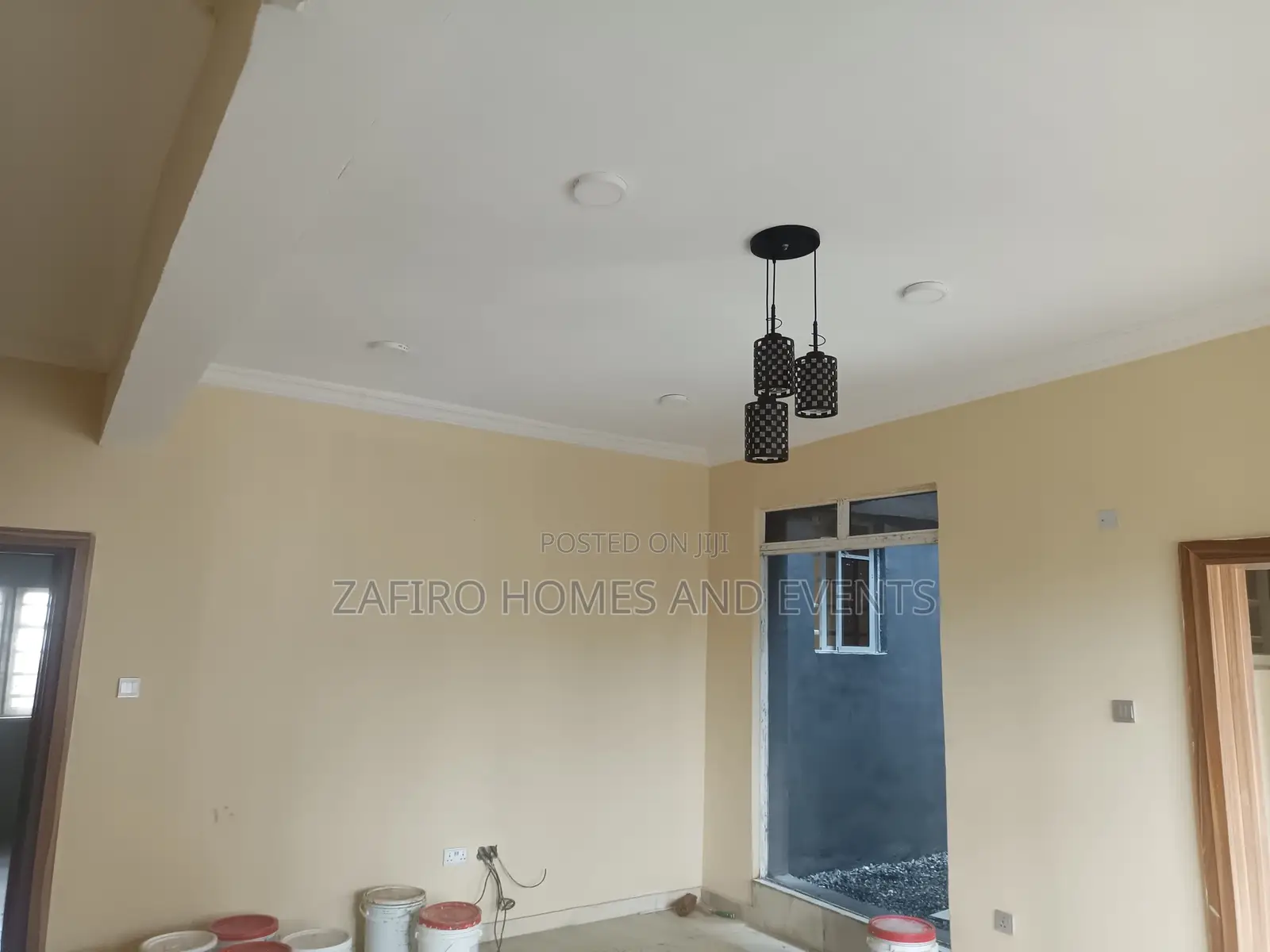 5bdrm Duplex in Iyaganku, Iyanganku for sale