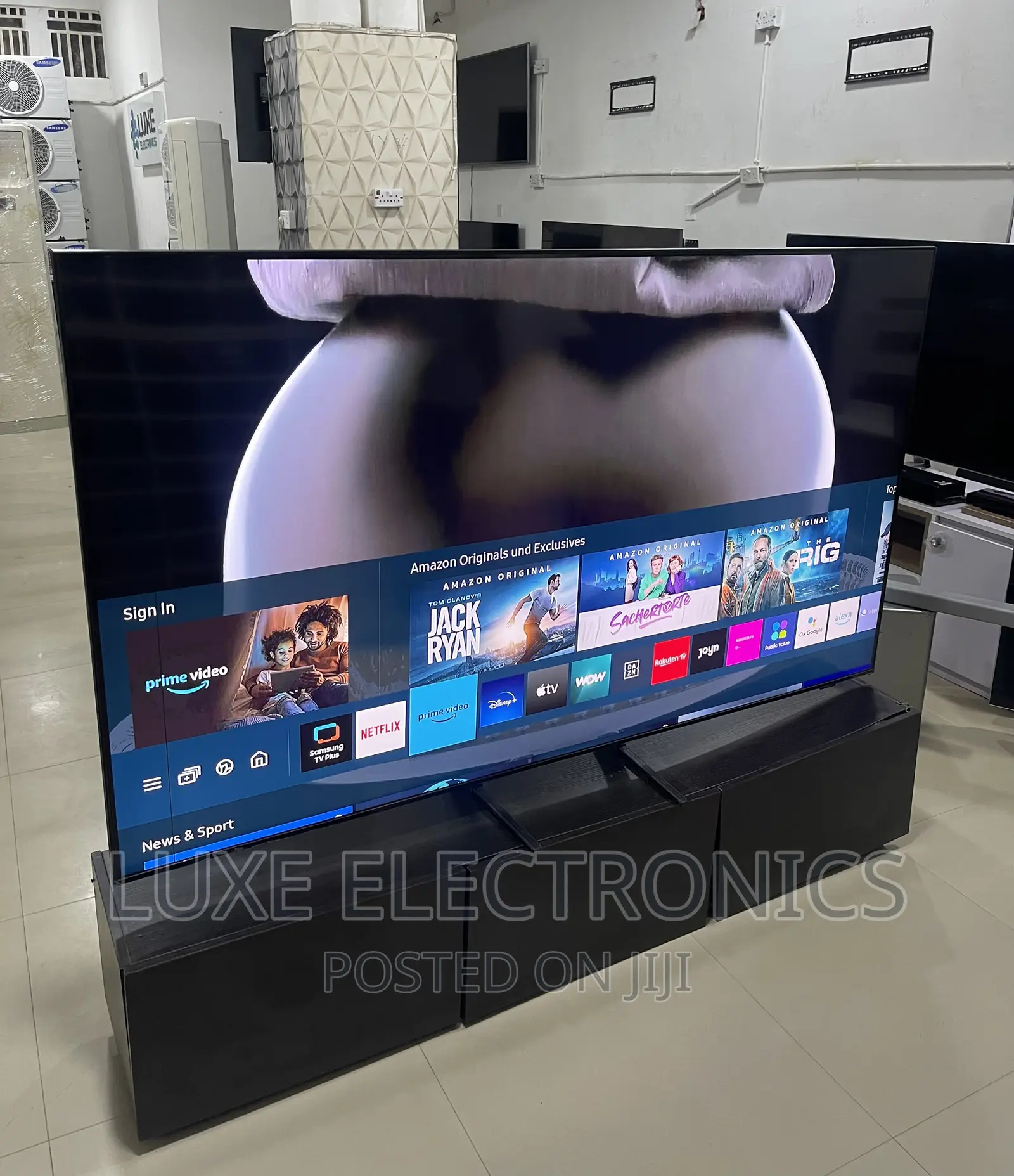 75 Inch Samsung Qled 2022 Air Slim Design With Faint Line