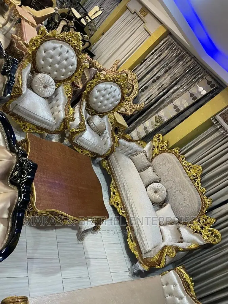 Classic Luxurious Sofa Set