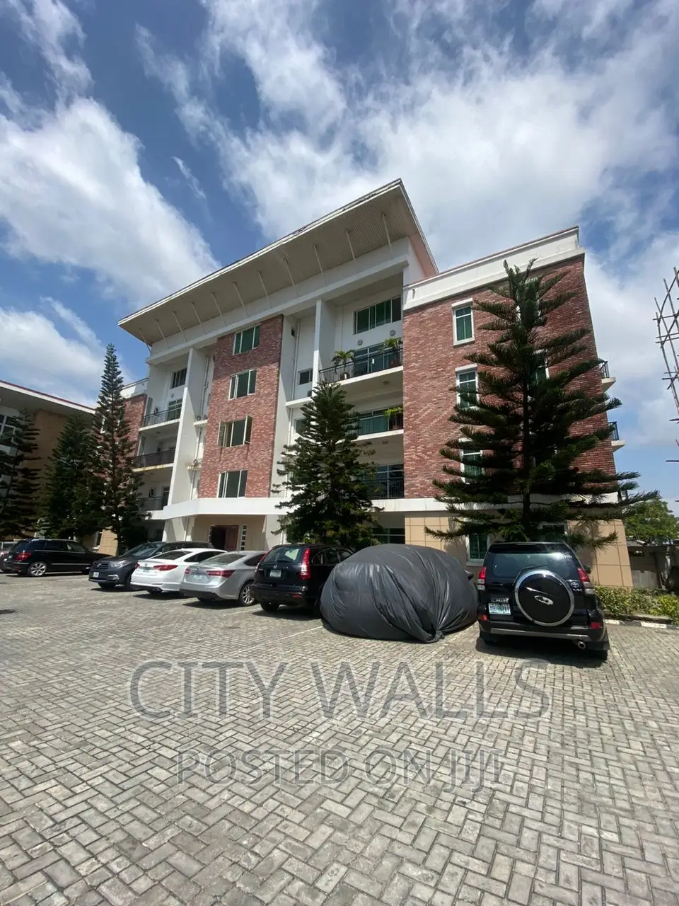 2bdrm Block of Flats in Lekki Phase 1 for rent