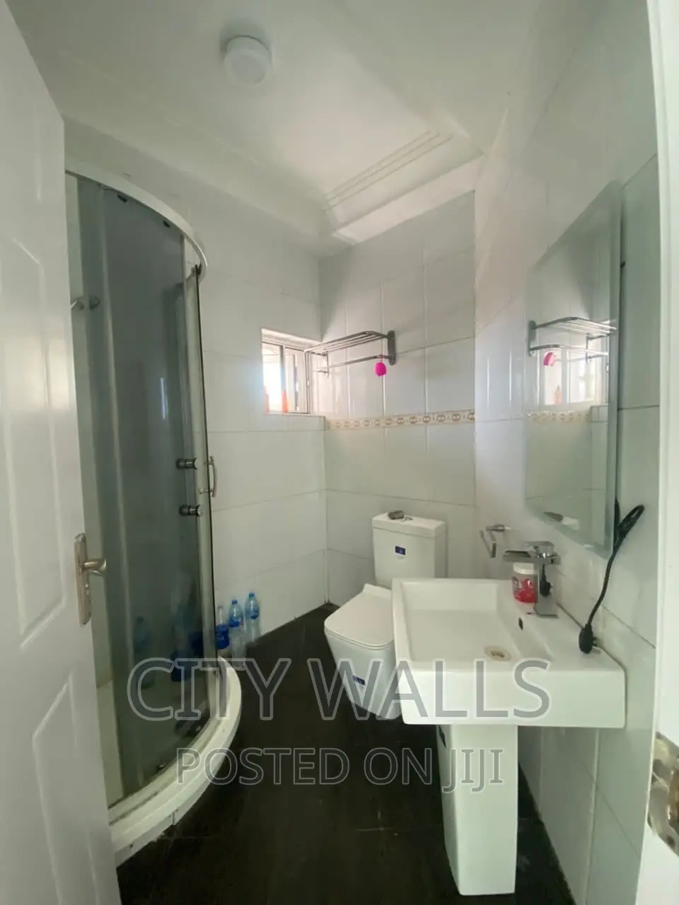2bdrm Block of Flats in Lekki Phase 1 for rent