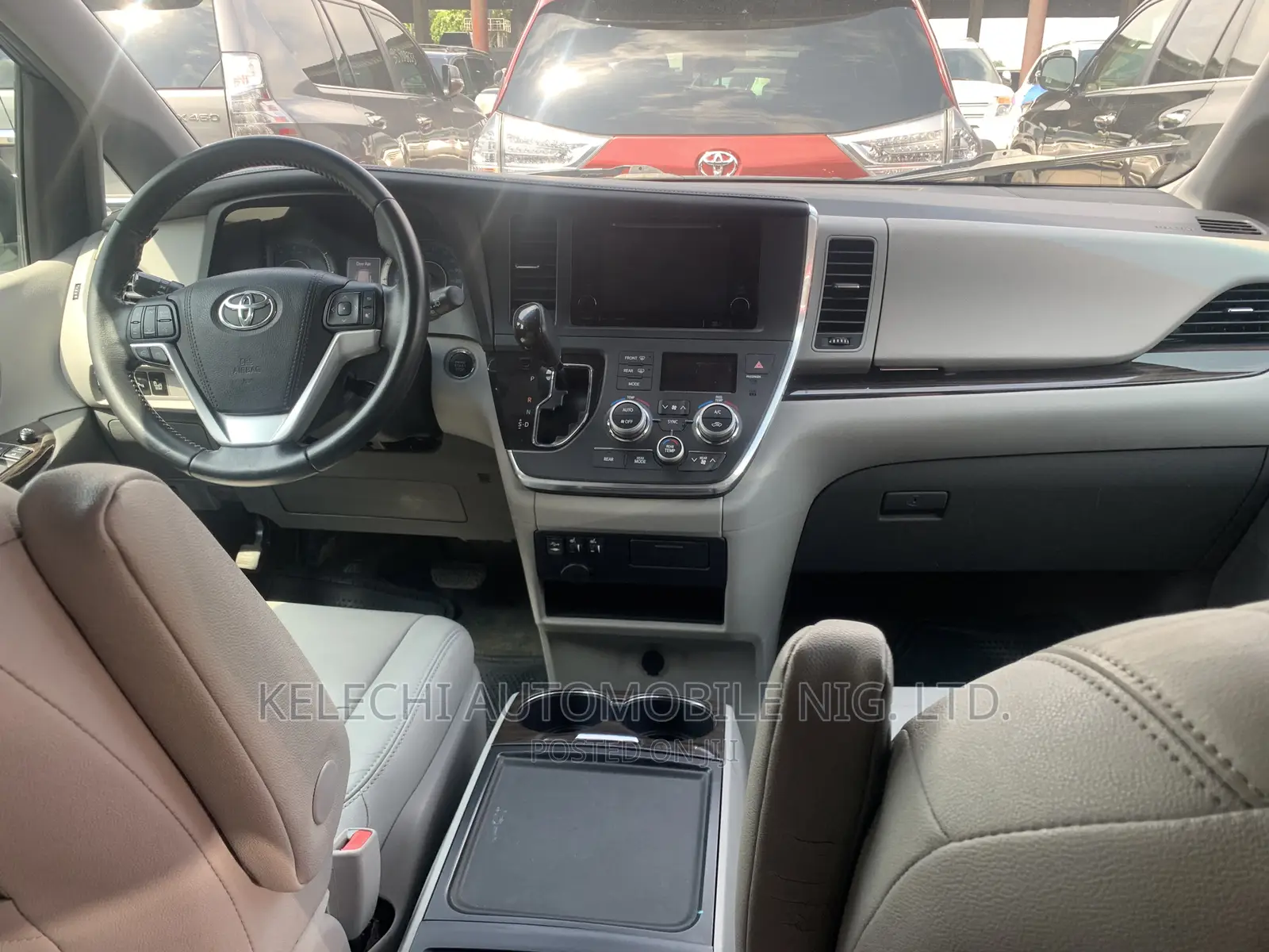 Toyota Sienna XLE 8 Passenger (3.5L 6cyl 6A) 2016 Gray