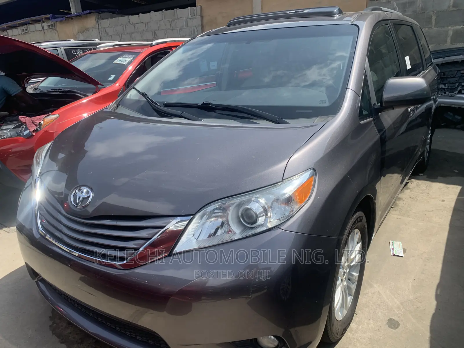 Toyota Sienna XLE 8 Passenger (3.5L 6cyl 6A) 2016 Gray