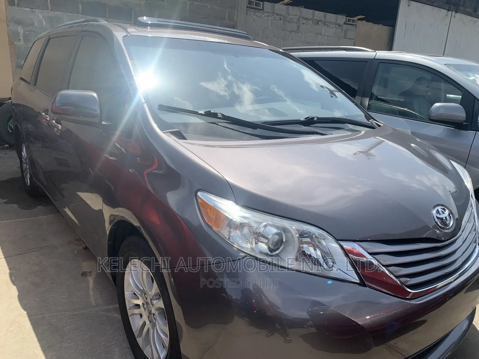 Toyota Sienna XLE 8 Passenger (3.5L 6cyl 6A) 2016 Gray