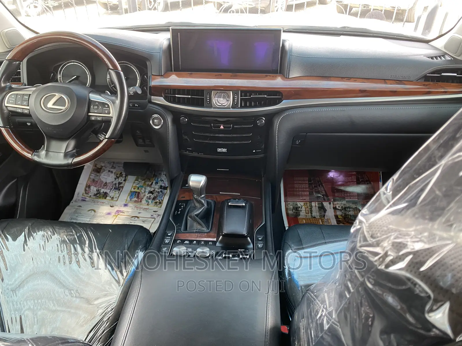 Lexus LX 570 AWD 2018 Gold