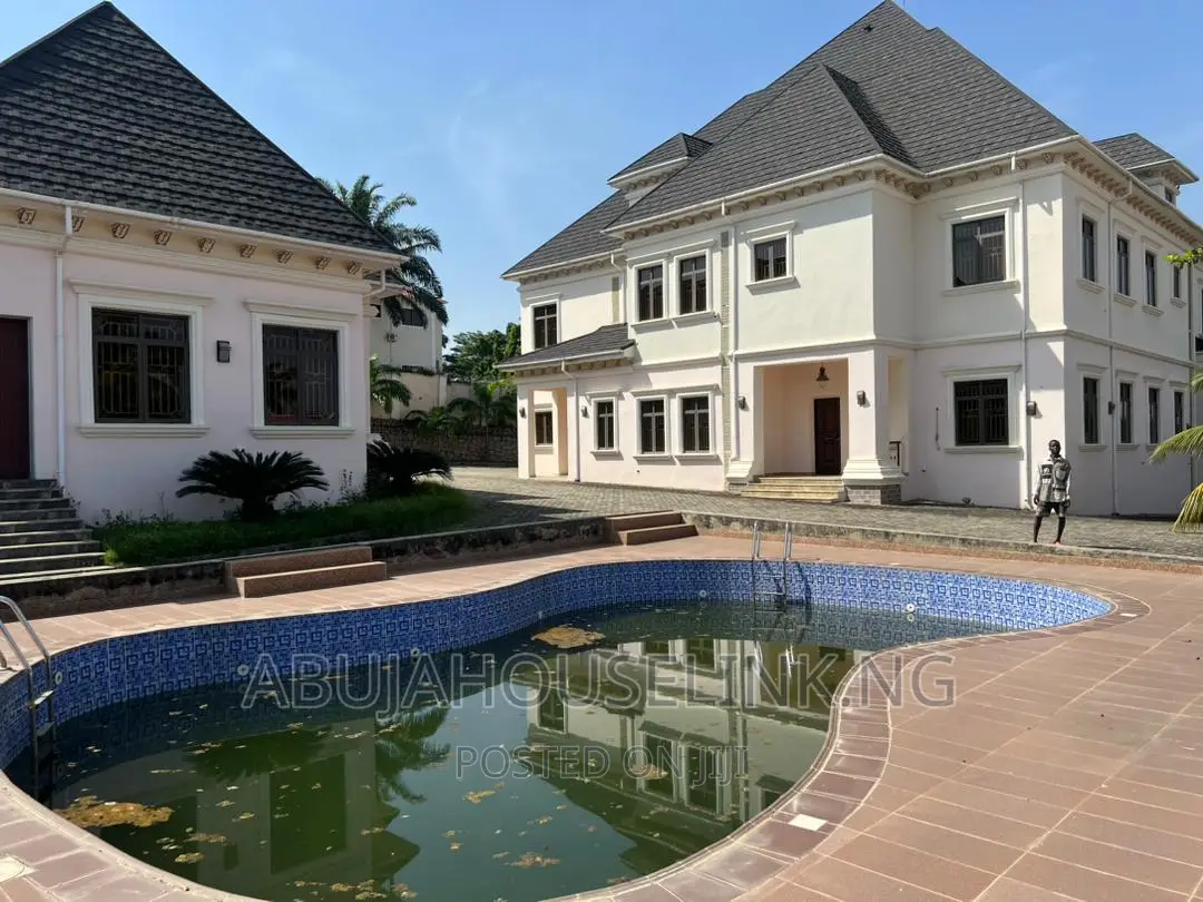 7bdrm Mansion in Asokoro Main By for sale