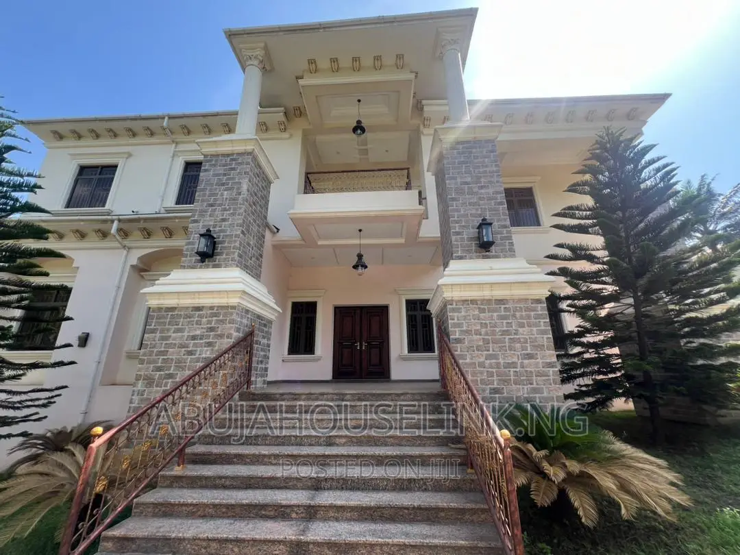 7bdrm Mansion in Asokoro Main By for sale