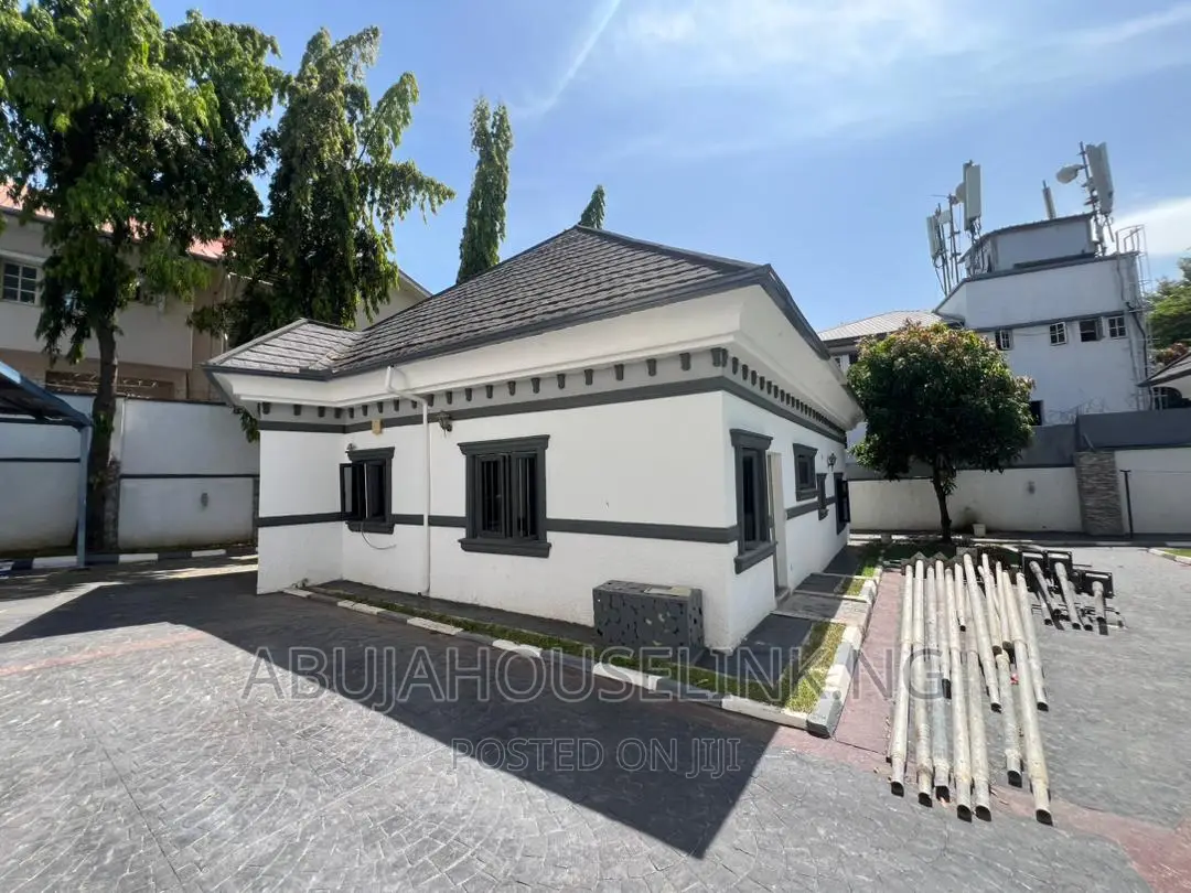 6bdrm Mansion in Maitama Main By for sale