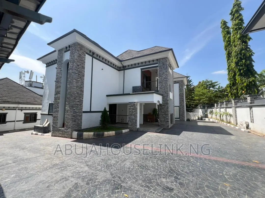 6bdrm Mansion in Maitama Main By for sale