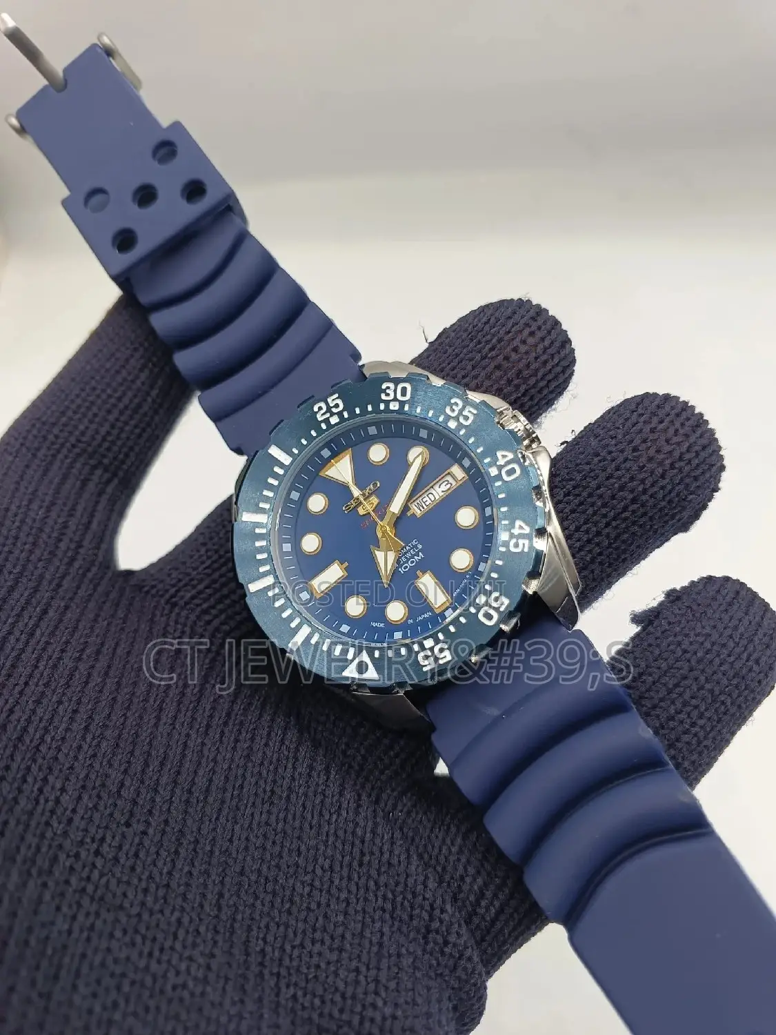 Original Authentic Seiko Wristwatch Rubber Strap