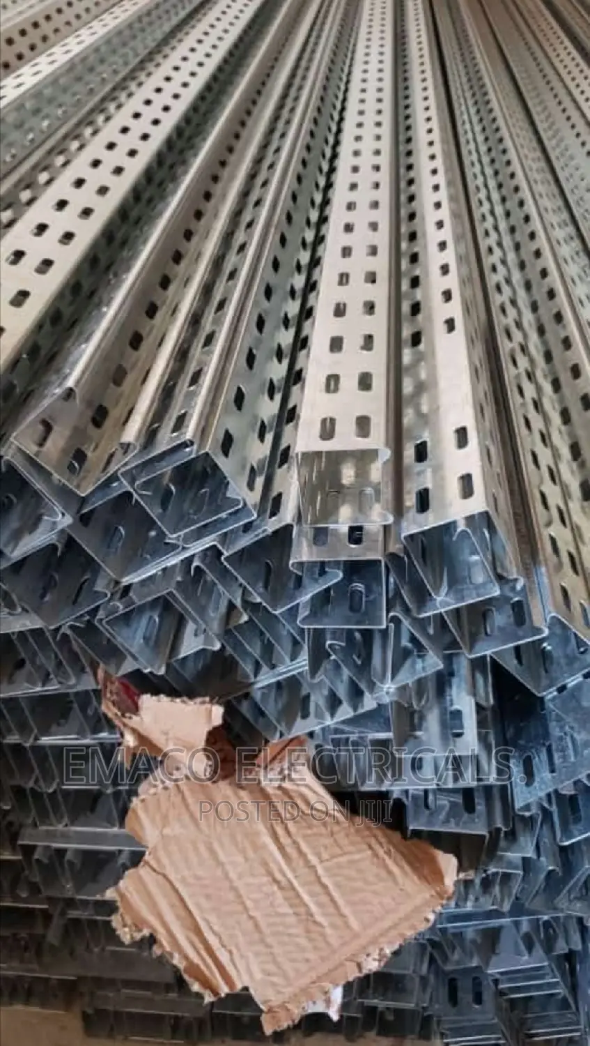 Galvanized Cable Trays and Wire Mesh