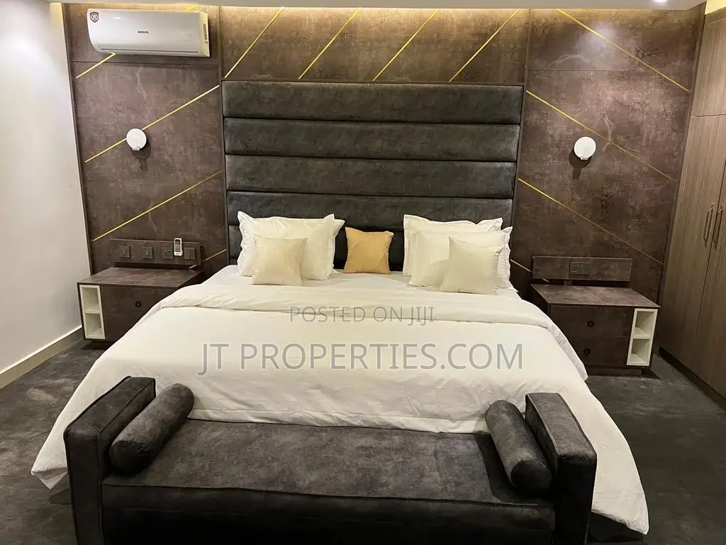 100% Luxury 3 Bedroom Apartment Wuse 2 ( With a Garden)