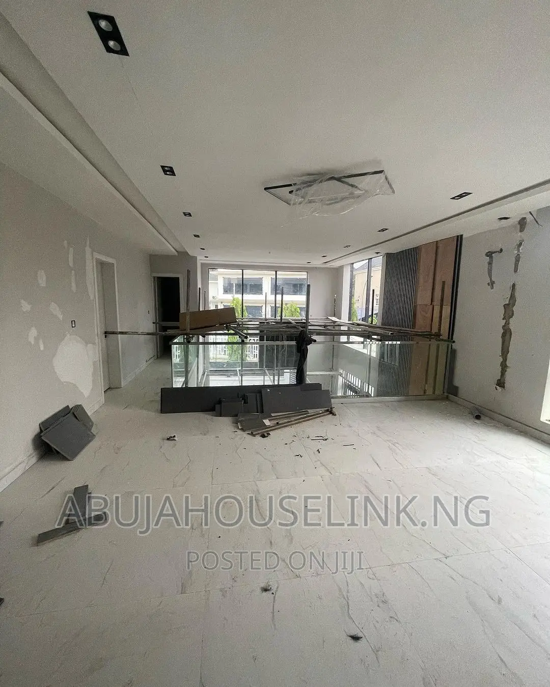 5bdrm Duplex in Asokoro Main By for sale