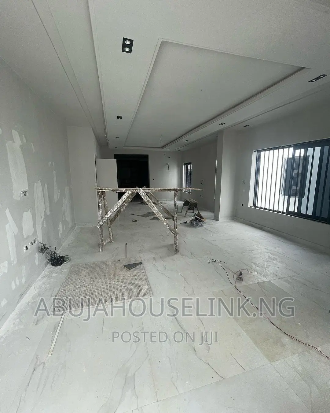 5bdrm Duplex in Asokoro Main By for sale