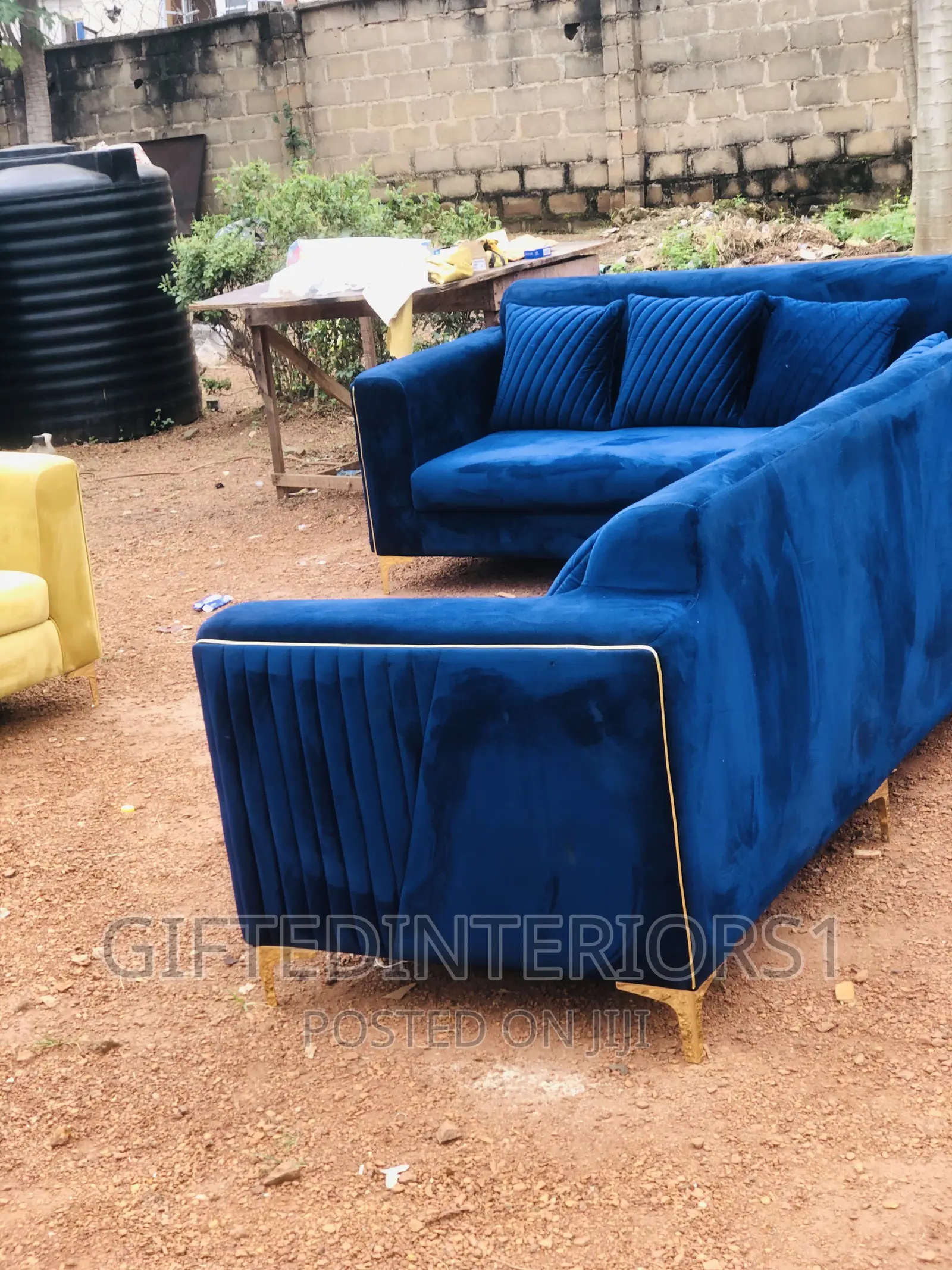 8 Seaters Sectional Sofa With 1 Single