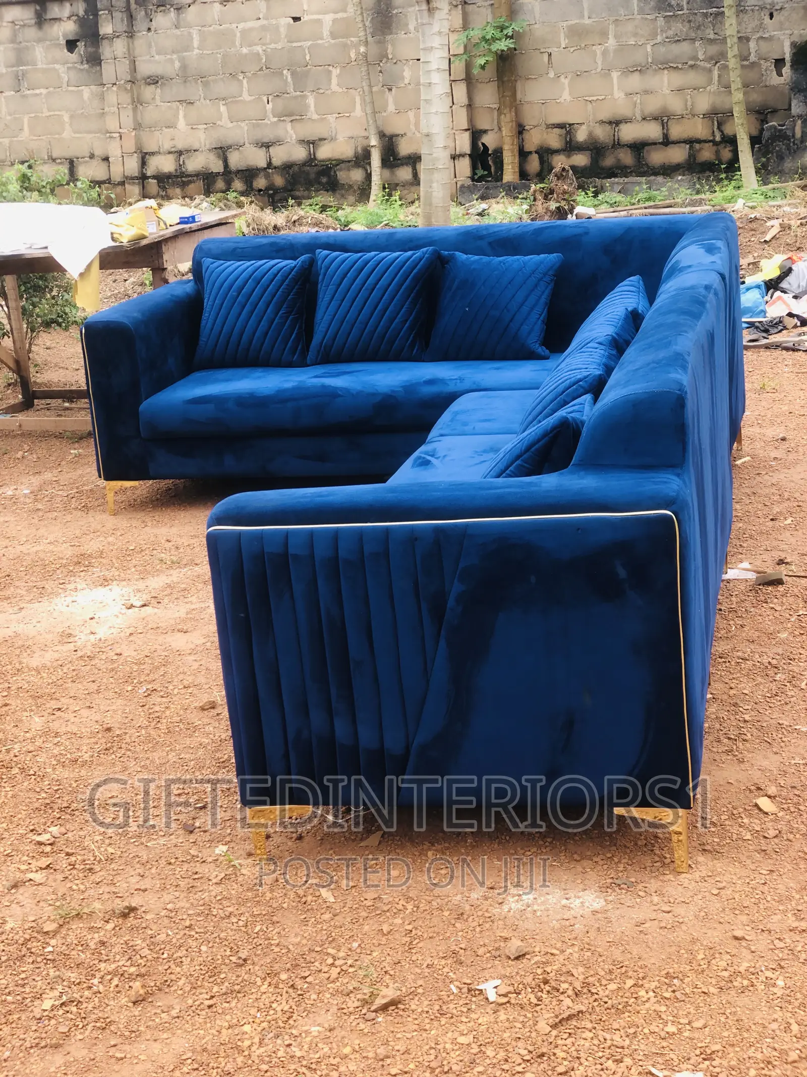 8 Seaters Sectional Sofa With 1 Single