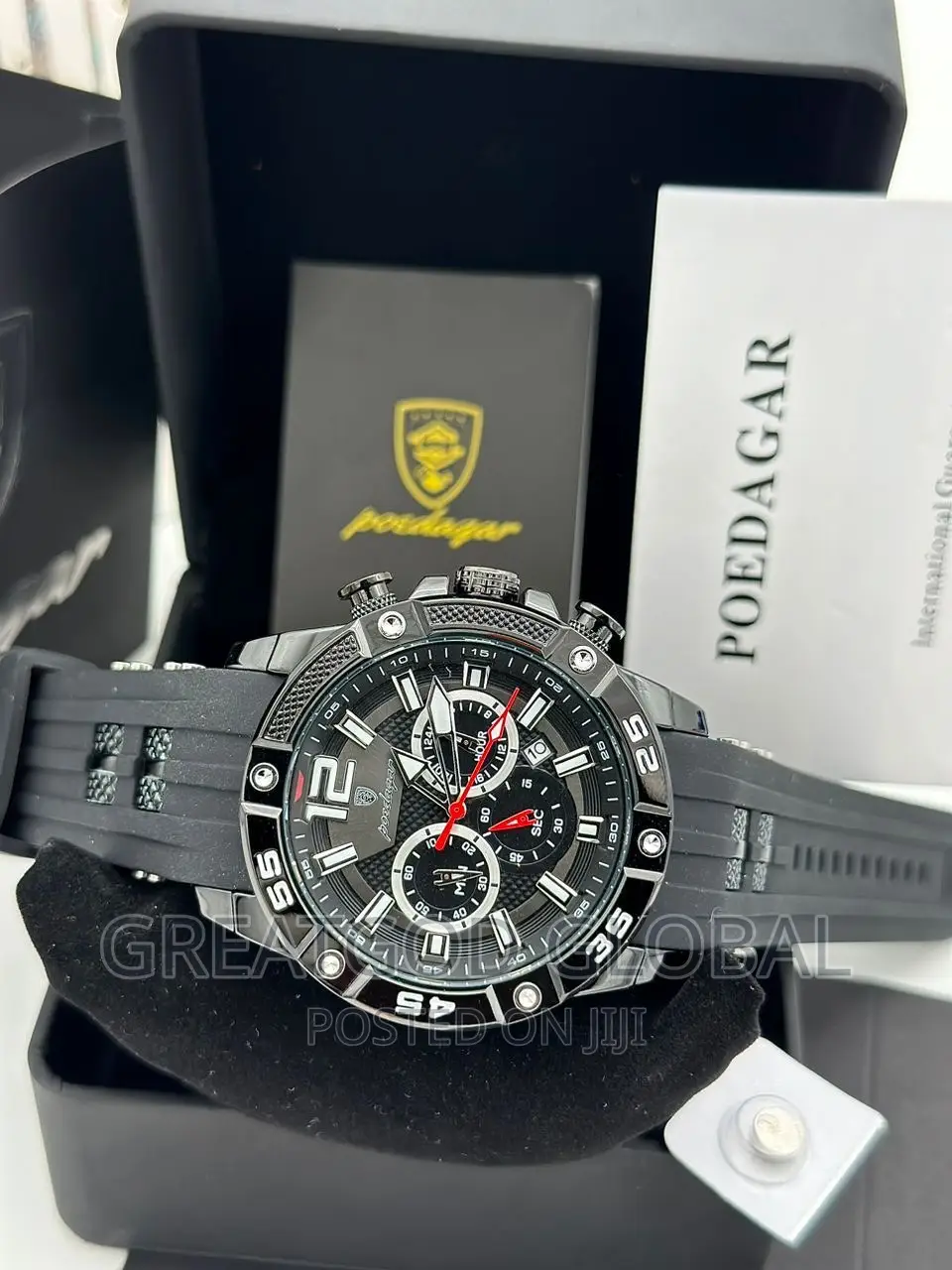 Poedagar Quartz Chronograph Movement Wristwatch.
