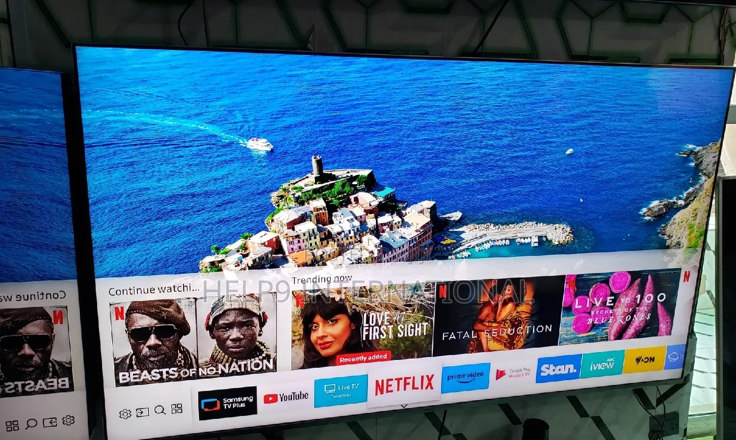 FRAMELESS 65” Samsung Premium UHD Smart TV