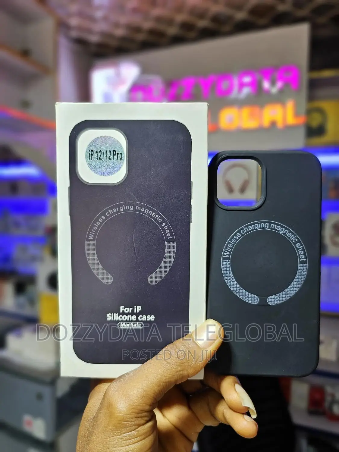iPhone 12/12 Pro Silicone Magnetic Wireless Charging Case