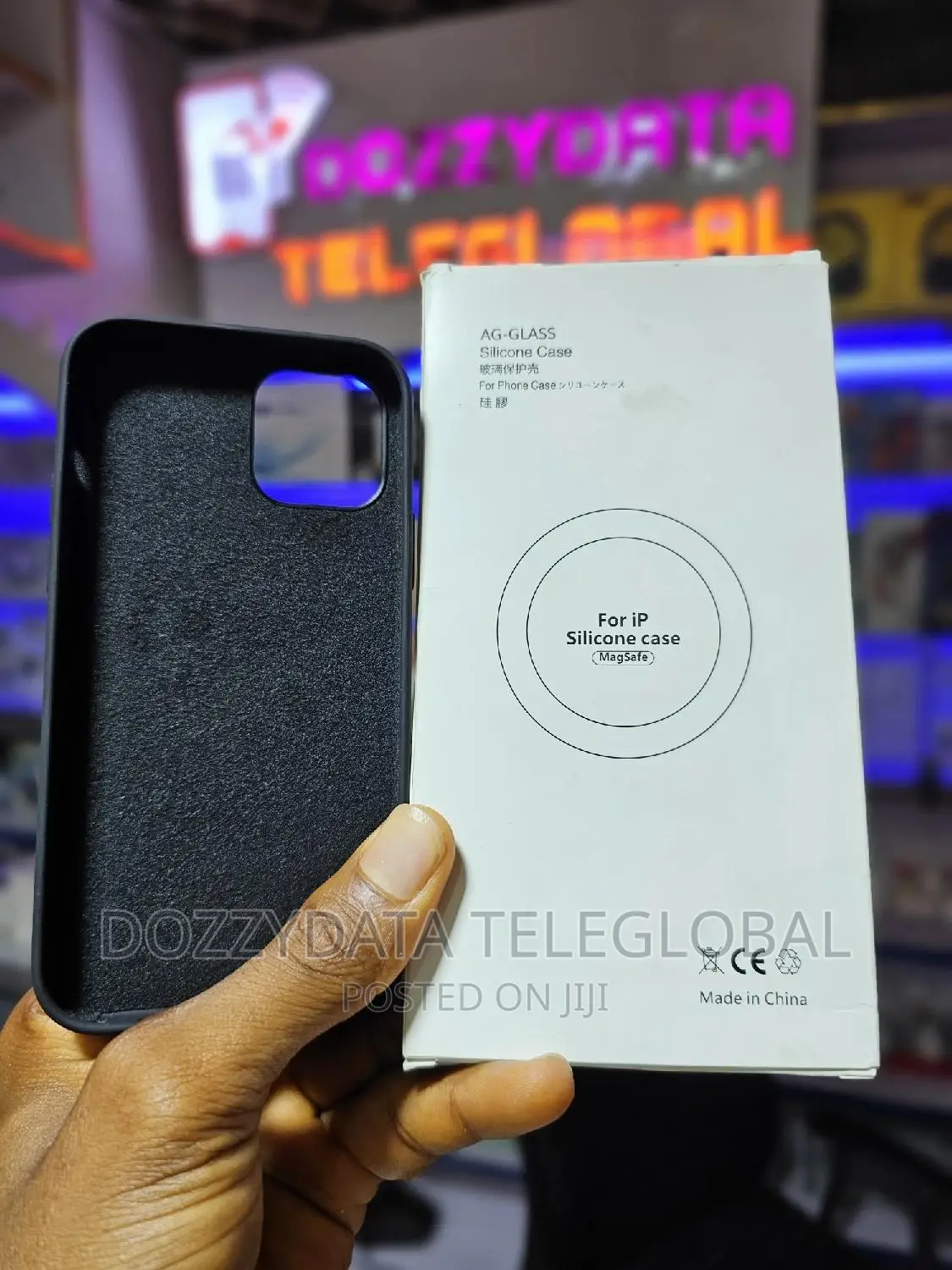 iPhone 12/12 Pro Silicone Magnetic Wireless Charging Case