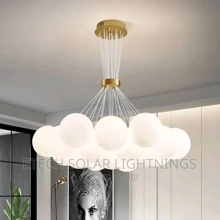 Exclusive Luxury Sitting Room, Chandelier Light