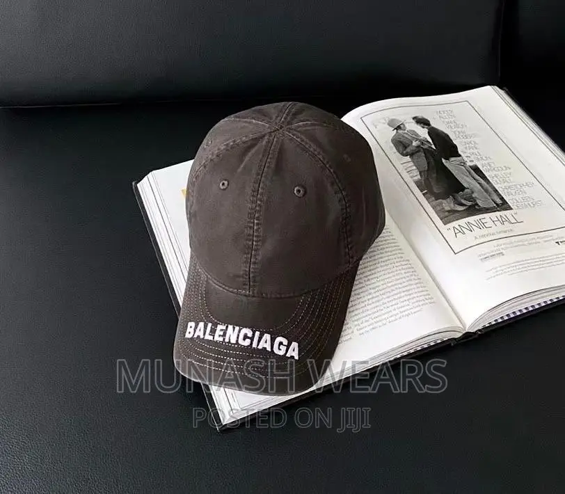 BALENCIAGA Classic Cap