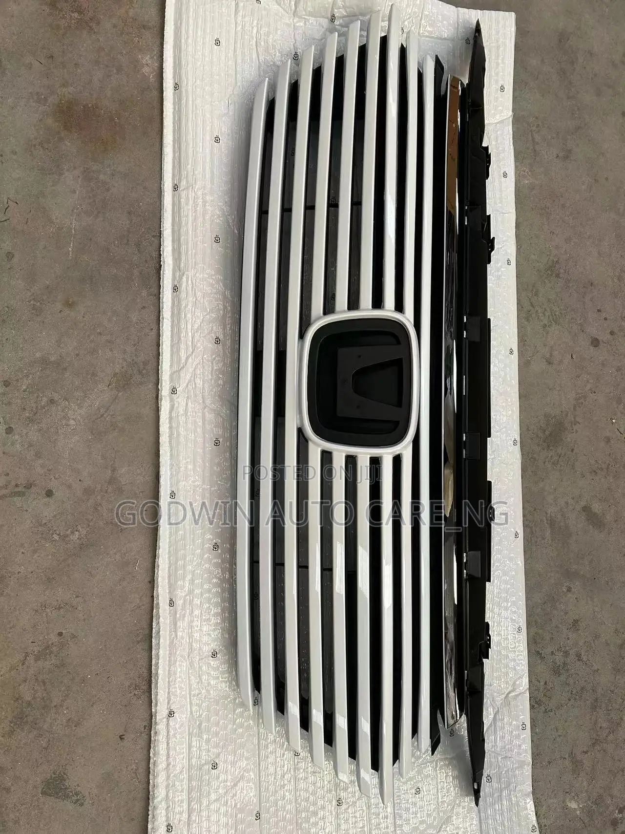 Front Grille 2023 Honda HRV