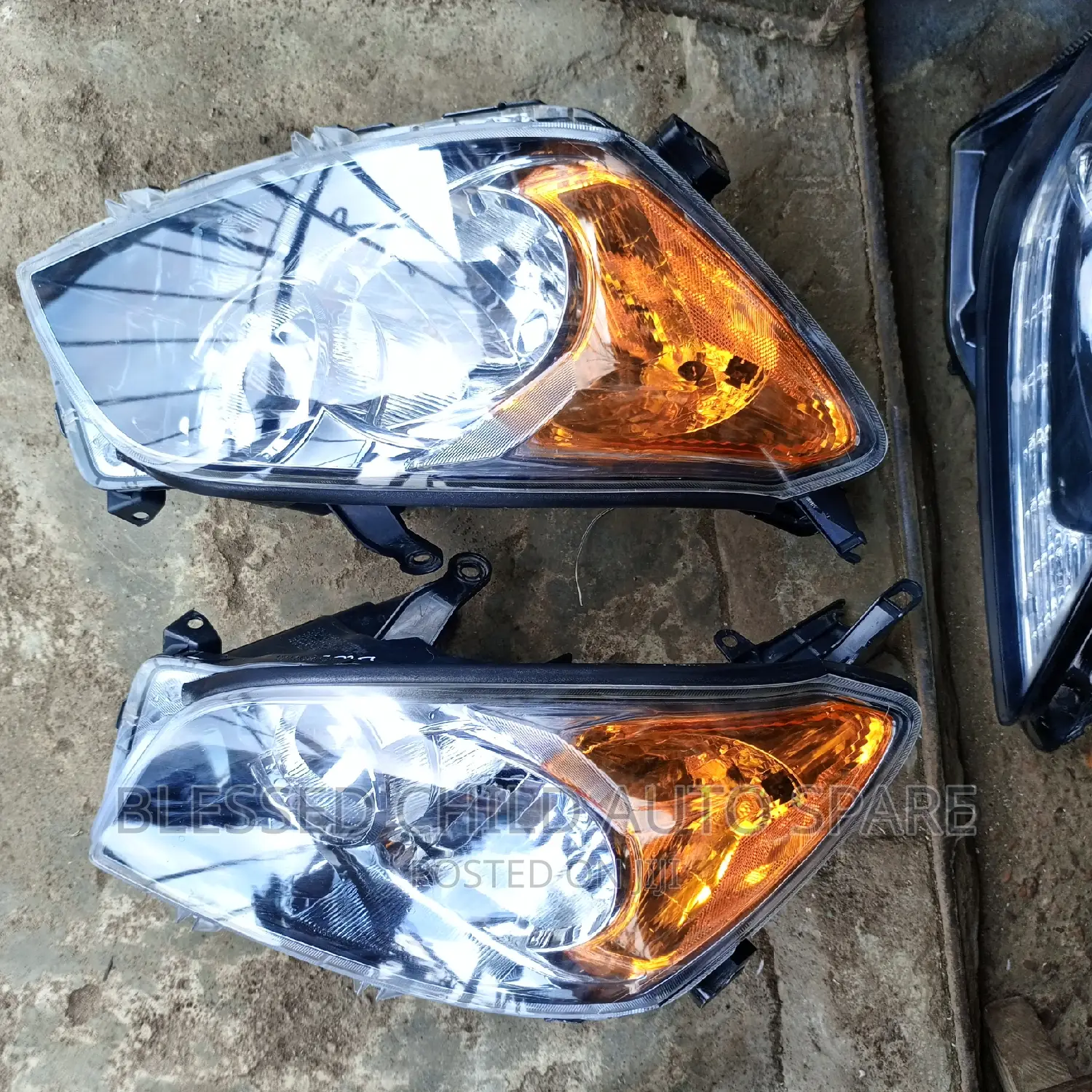 Headlamp Toyota Rav4 2010-2012