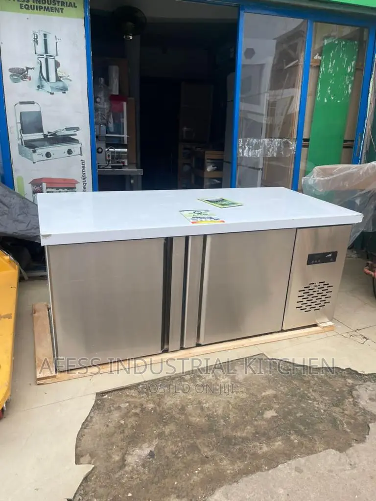 Under-Bar/Under-Counter Fridge Freezer 5ft.