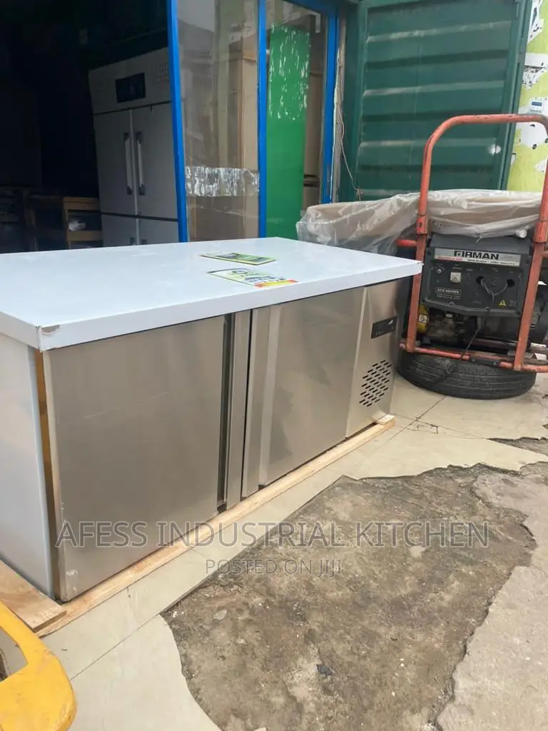 Under-Bar/Under-Counter Fridge Freezer 5ft.