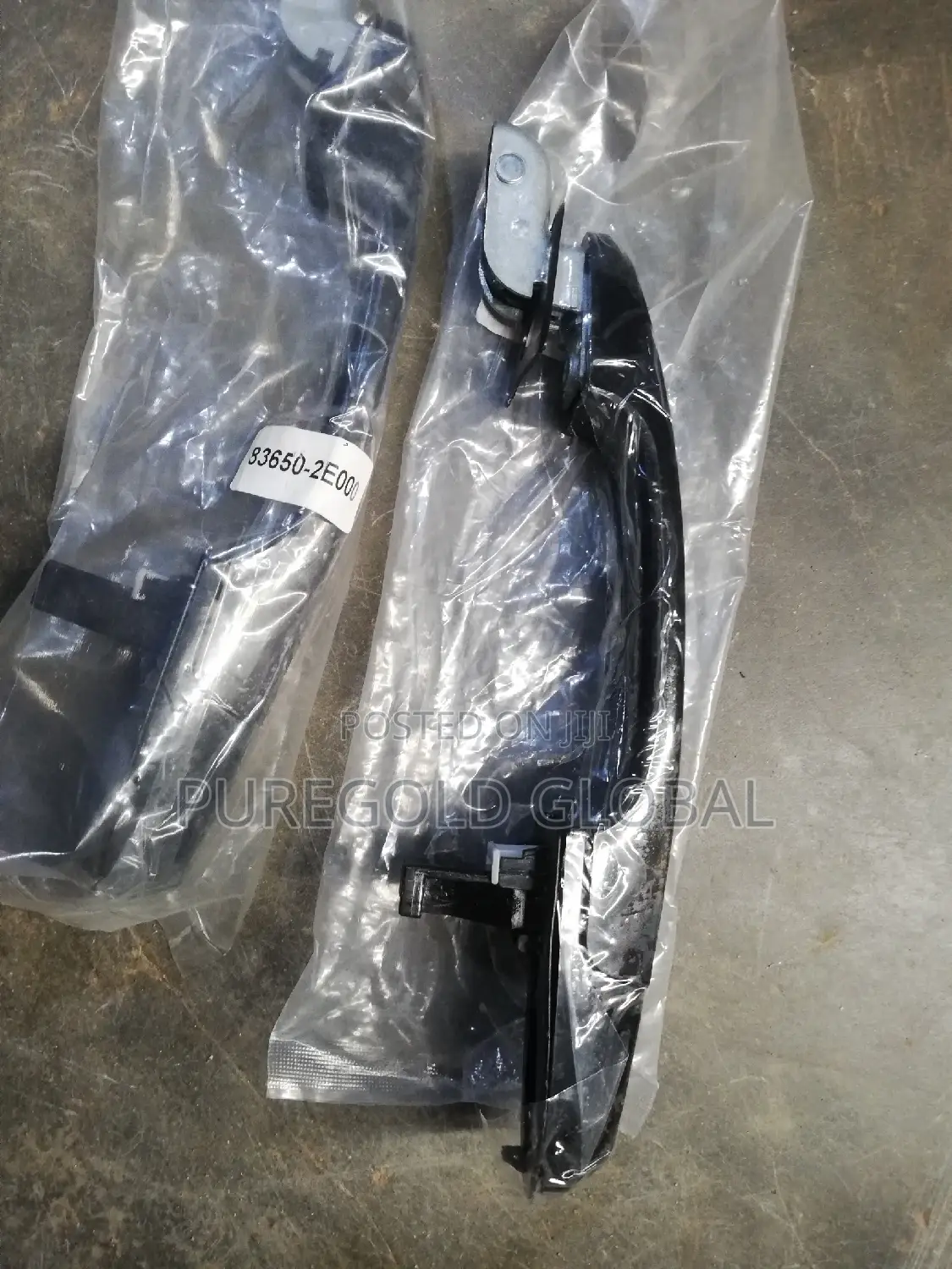 Hyundai Tucson DOOR HANDLE