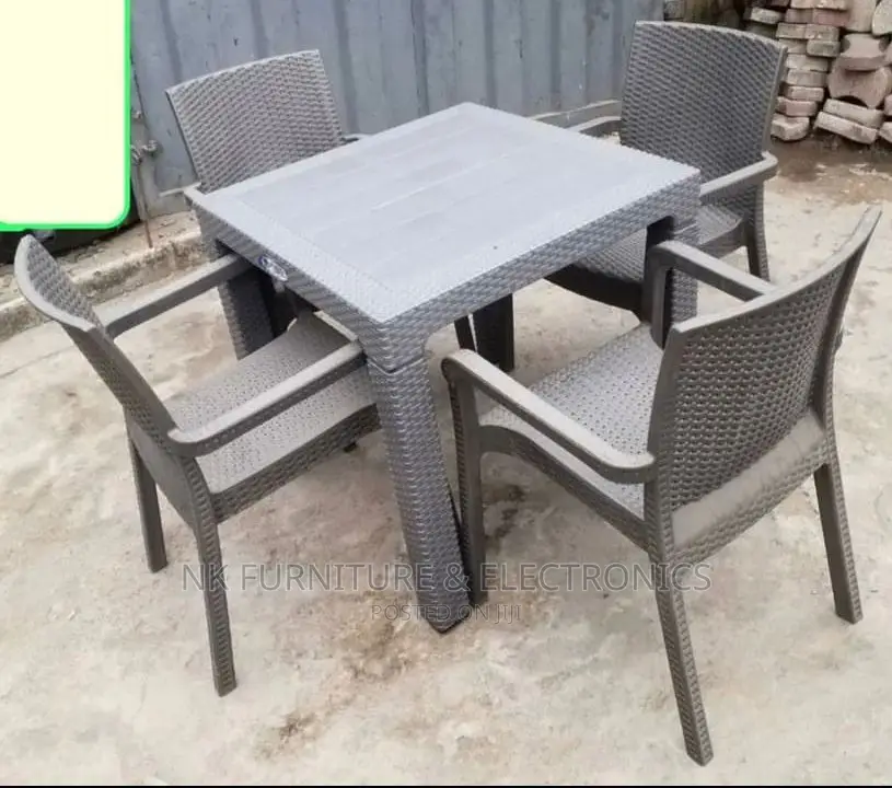 Restaurant Plastic Table With Four Chairs