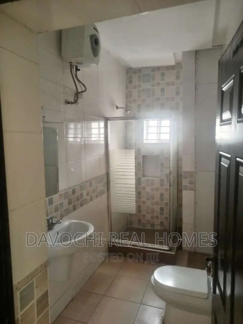2bdrm Apartment in Chevron Drive, Lekki for rent