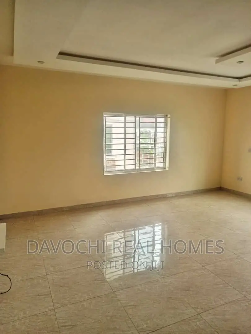 2bdrm Apartment in Chevron Drive, Lekki for rent